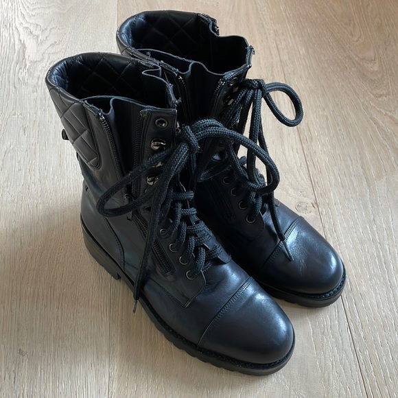 CHANEL Black Quilted Combat Boots. Size 36. - Picture 11 of 12